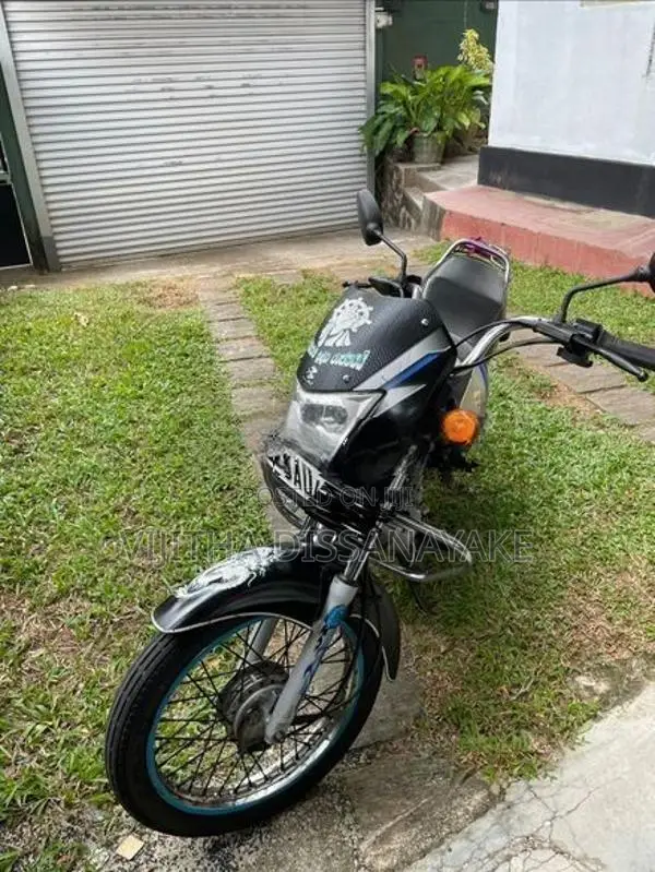 Bajaj CT100 2014