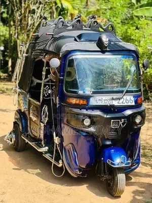 Bajaj RE 2014
