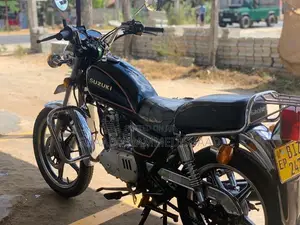 Suzuki GN 125 2020