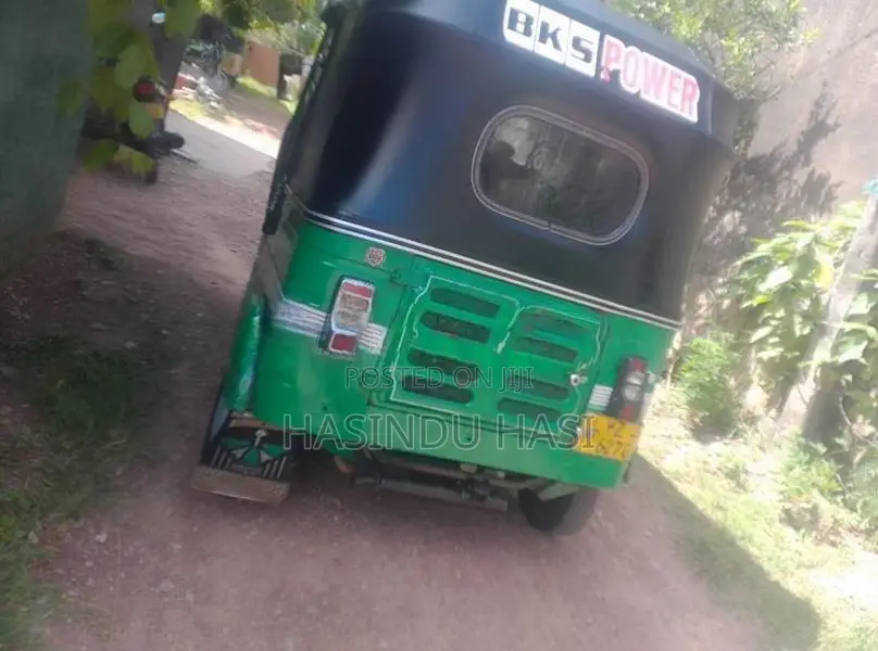 Bajaj RE 2012