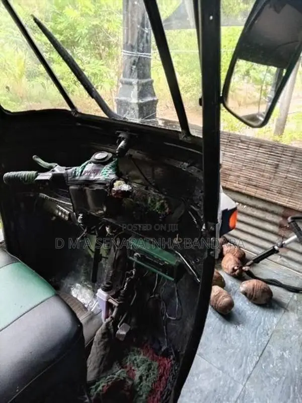 Bajaj RE 1996