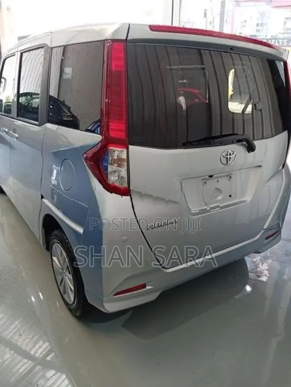 Toyota Roomy x 2023
