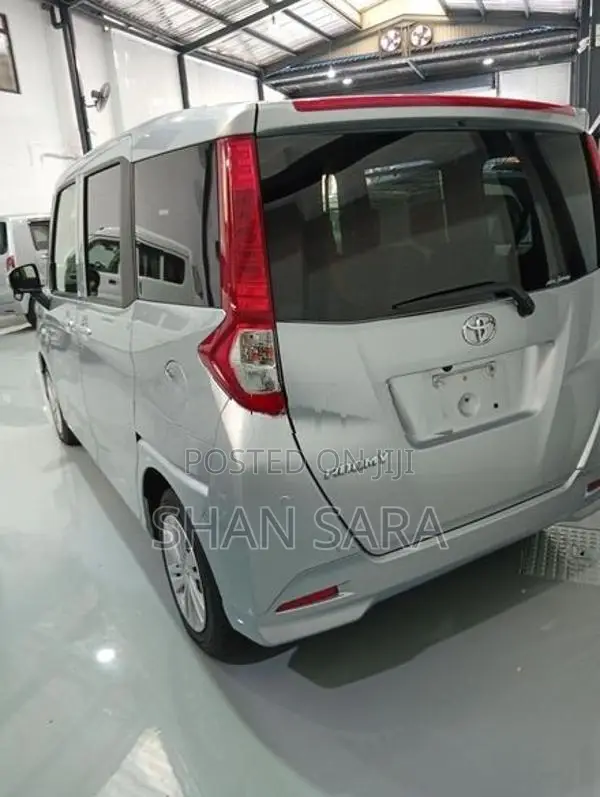 Toyota Roomy x 2023