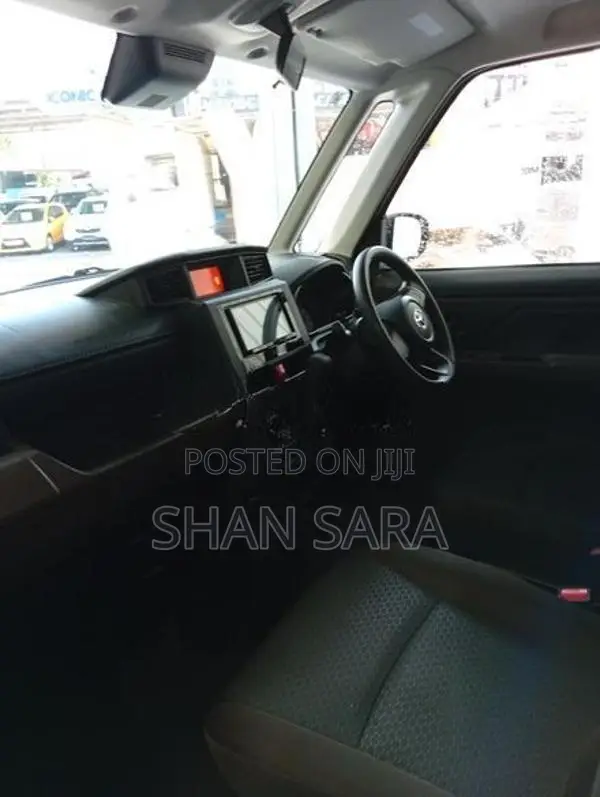 Toyota Roomy x 2023
