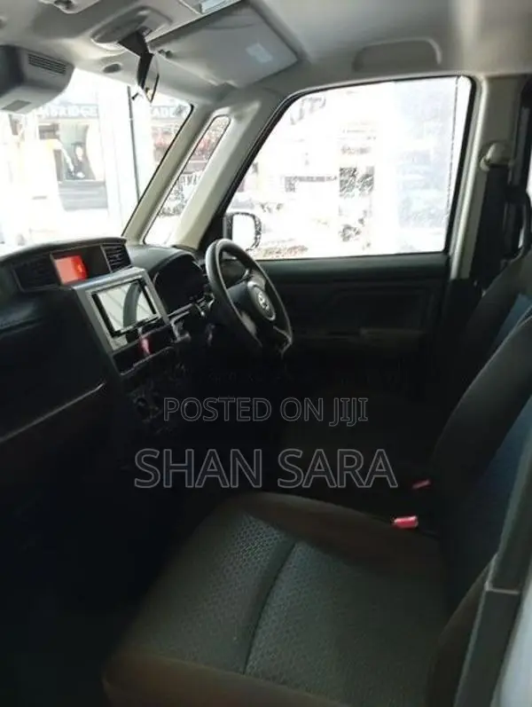 Toyota Roomy x 2023