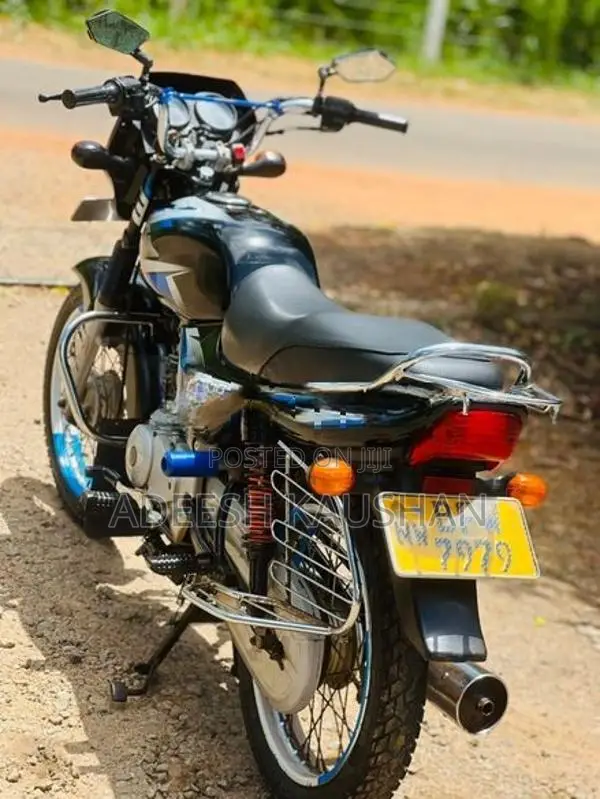 Bajaj CT100 2017