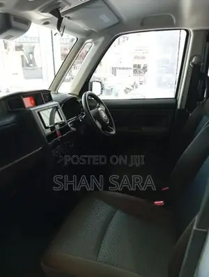 Toyota Roomy x 2023