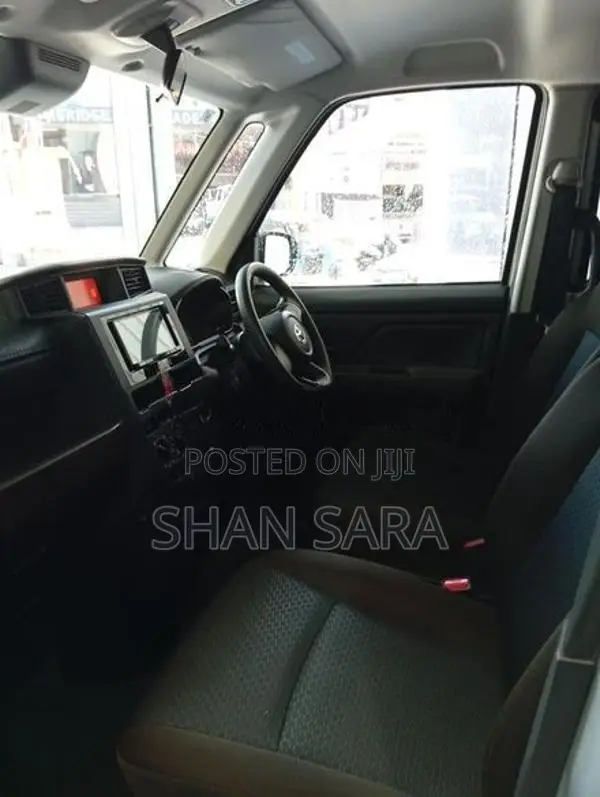 Toyota Roomy x 2023