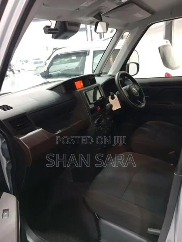 Toyota Roomy x 2023
