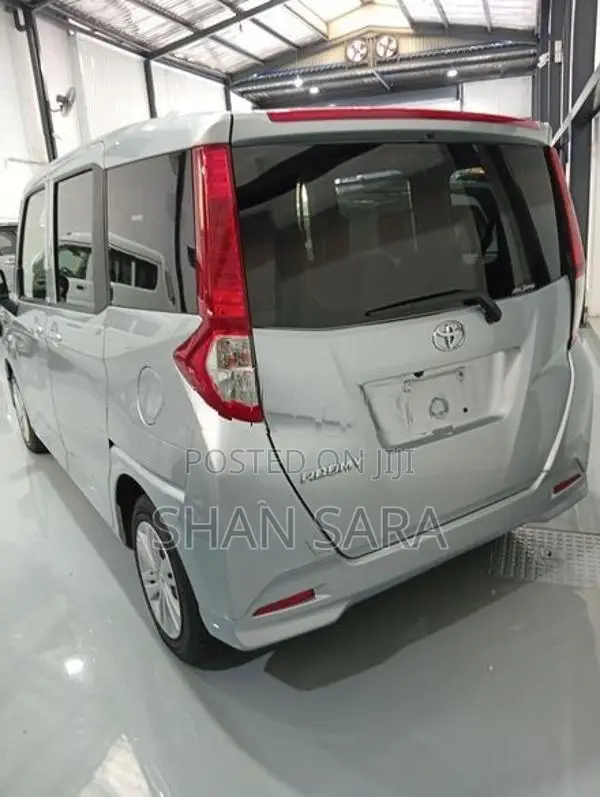 Toyota Roomy x 2023