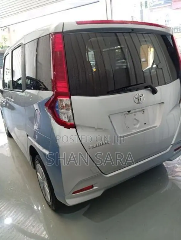Toyota Roomy x 2023