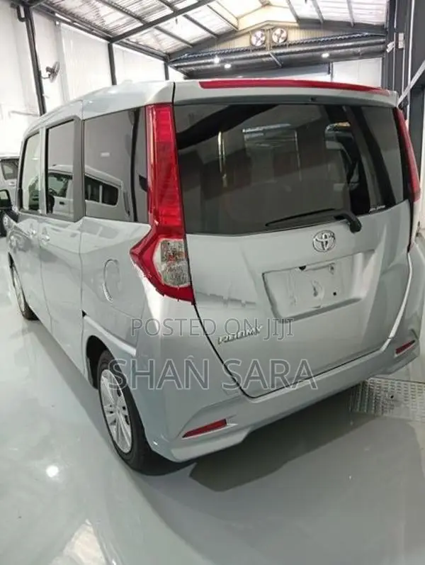 Toyota Roomy x 2023