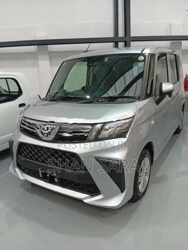 Toyota Roomy x 2023