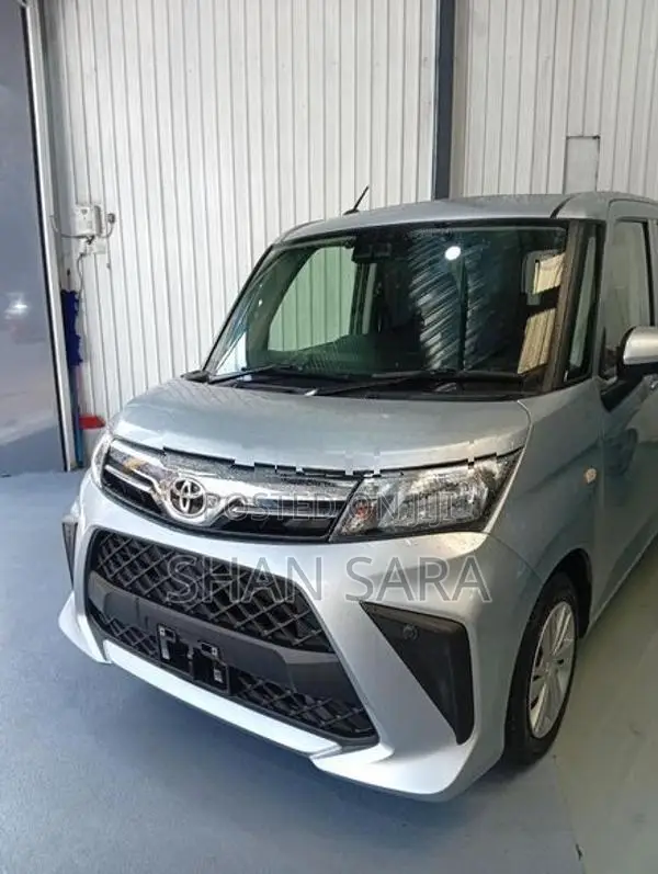 Toyota Roomy x 2023