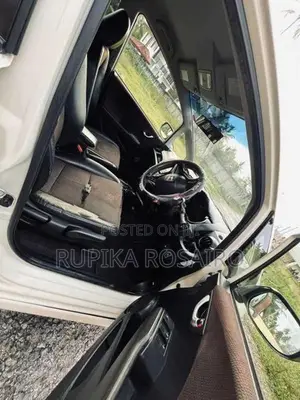 Honda Fit Shuttle 2013
