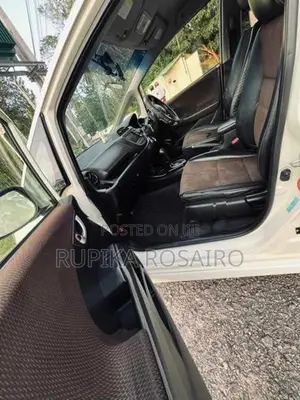 Honda Fit Shuttle 2013