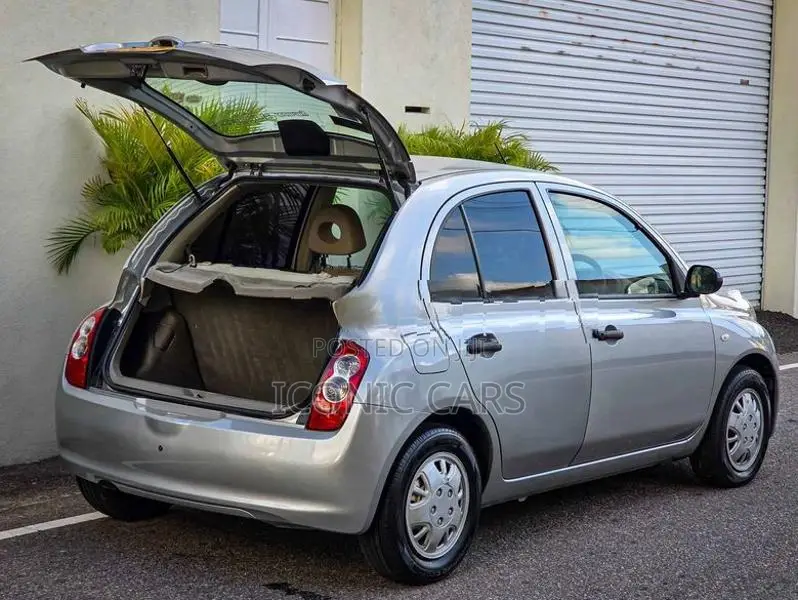 Nissan March AK12 2007