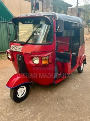 Bajaj RE 2010