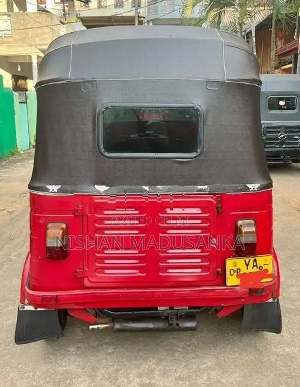 Bajaj RE 2010