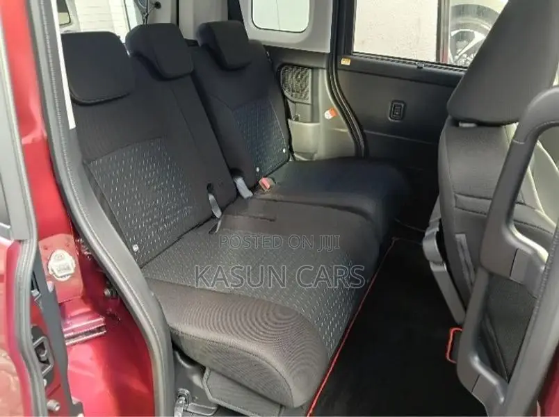 Toyota Roomy Custom G 2024