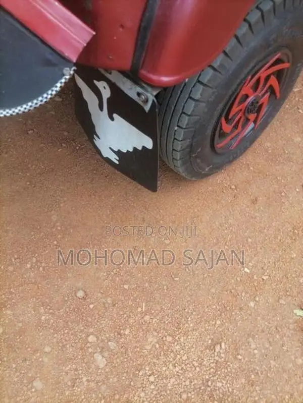 Bajaj RE 2003