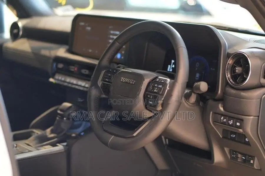 Toyota Land Cruiser Prado 250 VX 2025