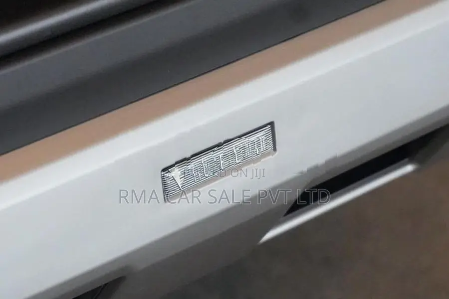 Toyota Land Cruiser Prado 250 VX 2025