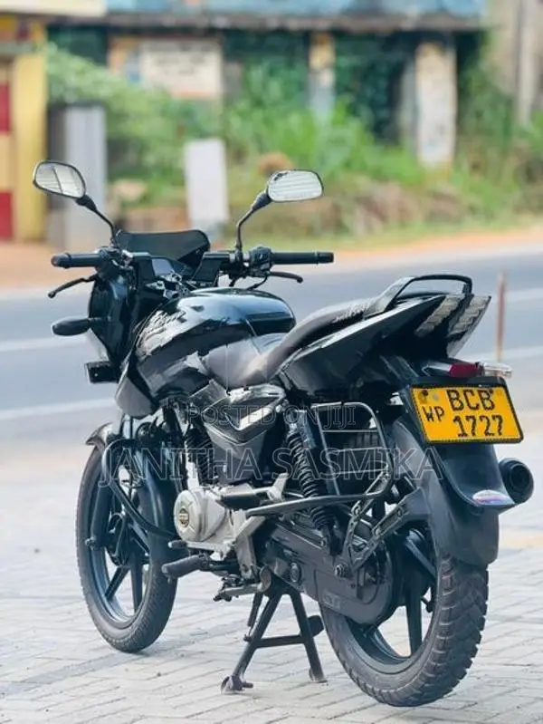 Bajaj Pulsar 150 2015
