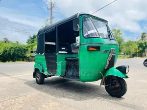 Bajaj RE 2000