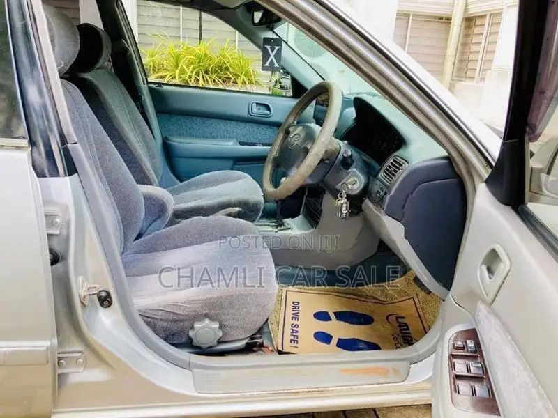 Toyota Sprinter 2000