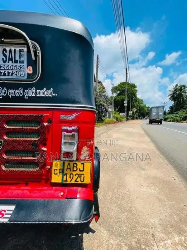 Bajaj RE 2016