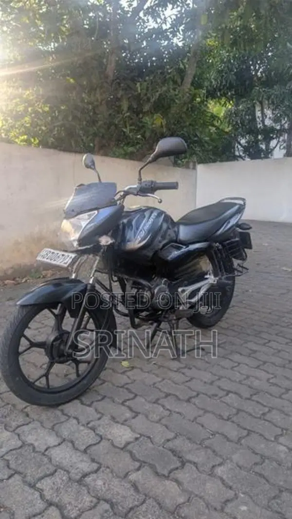 Bajaj Discover 2015