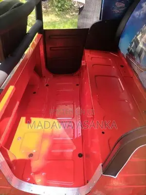 Bajaj RE 205 2014