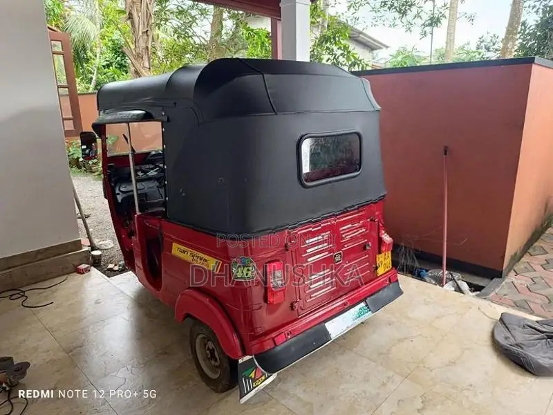 Bajaj RE 2014