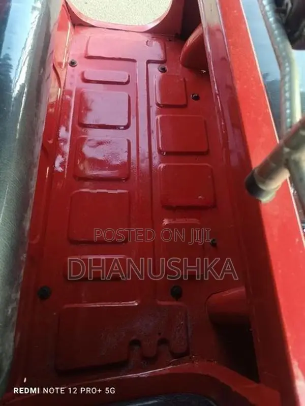 Bajaj RE 2011