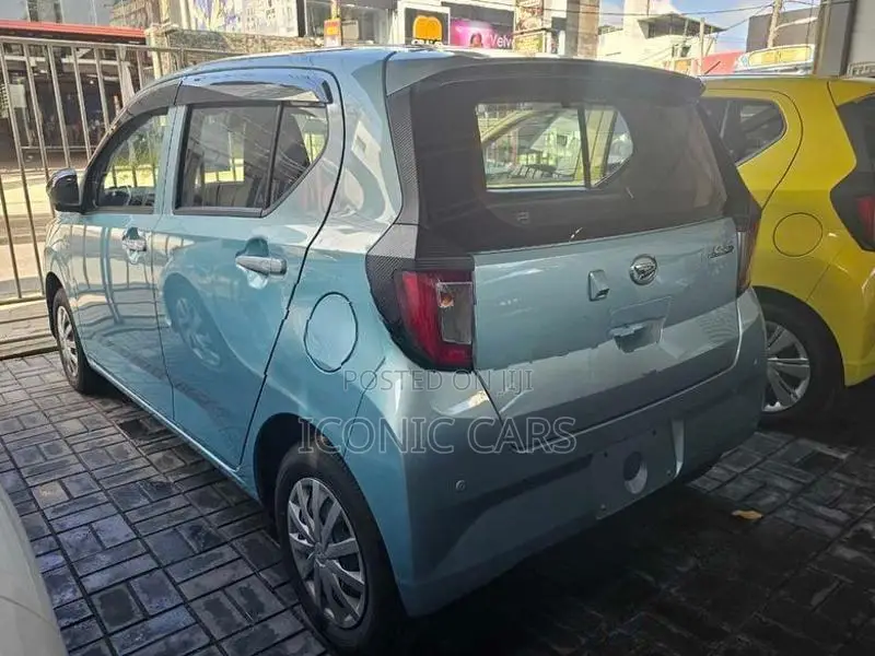 Daihatsu Mira 2024