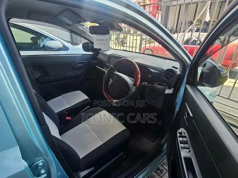 Daihatsu Mira 2024