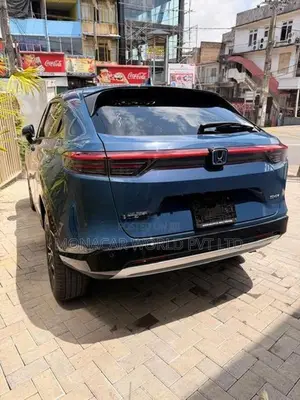 Honda Vezel Premium 2024