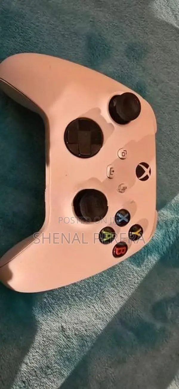 Xbox series s( game pre installed (call of duty))