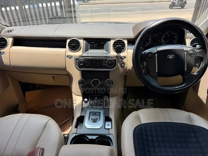 Land Rover Discovery 4S 7 Seater SDV6 2015