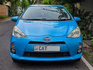 Toyota Aqua S 2013