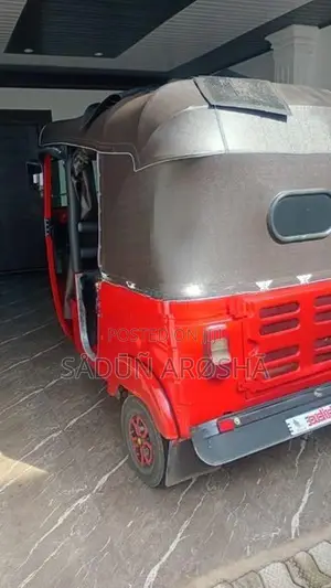 Bajaj RE 2015