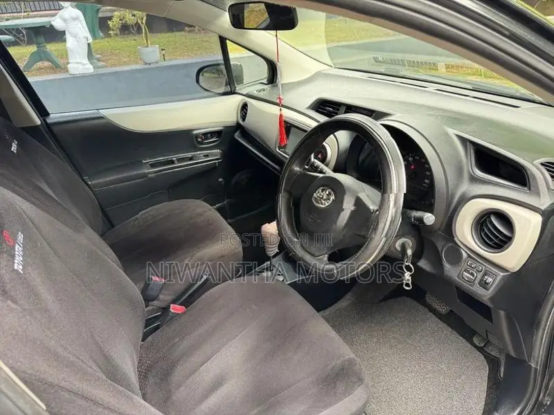 Toyota Vitz 2011