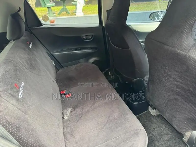 Toyota Vitz 2011
