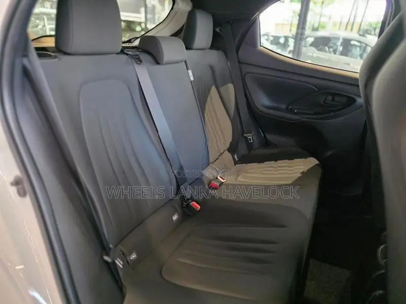 Toyota Yaris X Grade 2024