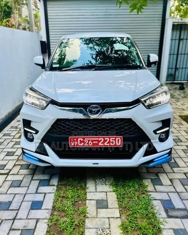 Toyota Raize Z Hybrid 1200cc 2025
