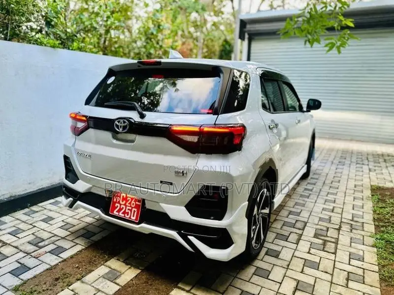 Toyota Raize Z Hybrid 1200cc 2025