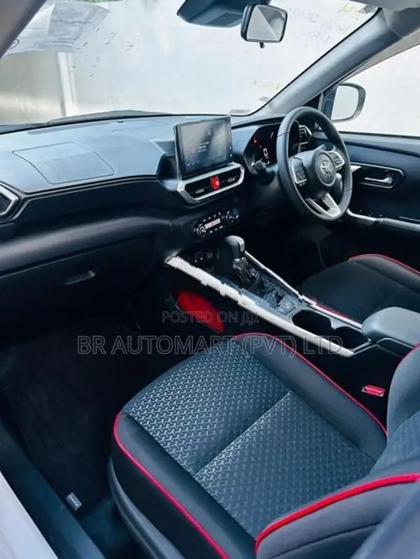 Toyota Raize Z Hybrid 1200cc 2025