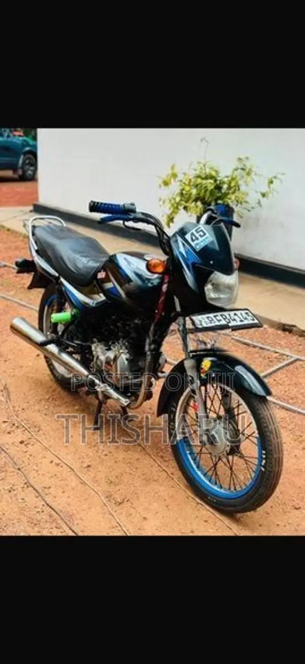Bajaj CT100 2017