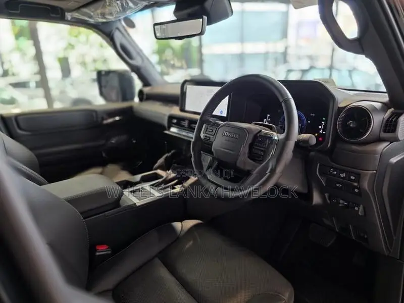 Toyota Land Cruiser Prado VX 2026